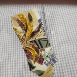 Rooster tie, reversible.